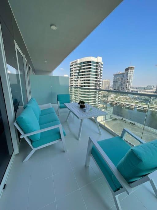 Apartamento New Luxury Modern Canal View. Dubái Exterior foto