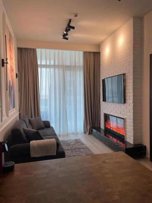 Apartamento New Luxury Modern Canal View. Dubái Exterior foto