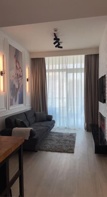 Apartamento New Luxury Modern Canal View. Dubái Exterior foto