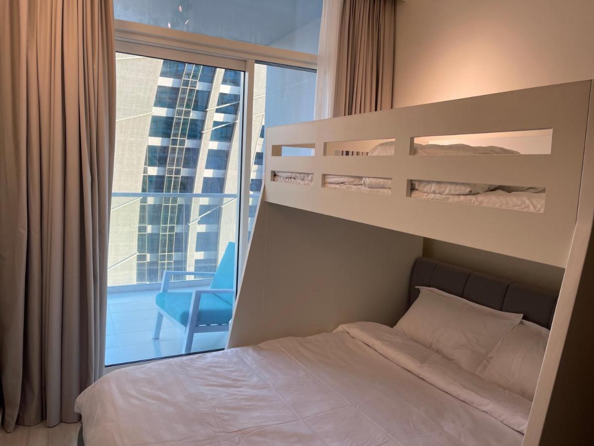 Apartamento New Luxury Modern Canal View. Dubái Exterior foto